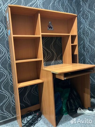 Компьютерный стол