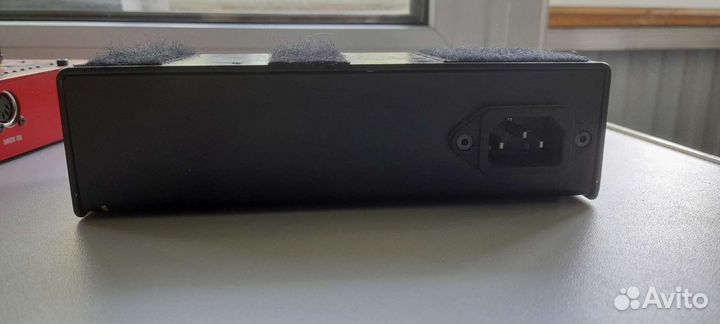 Блок питания для гитарных педалей