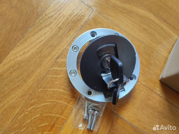 Крышка(замок) бензобака мотоцикл 50-300 кубов