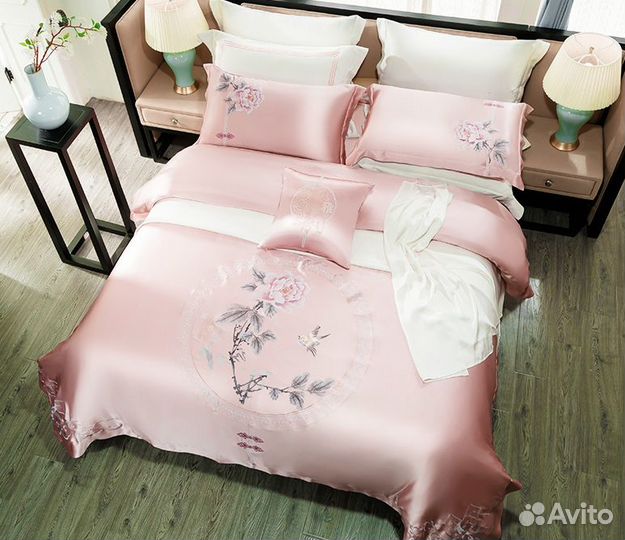 Комплект постельного белья шёлковый с вышивкой