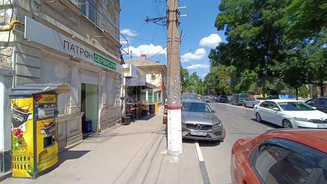 Магазин в центре с арендатором