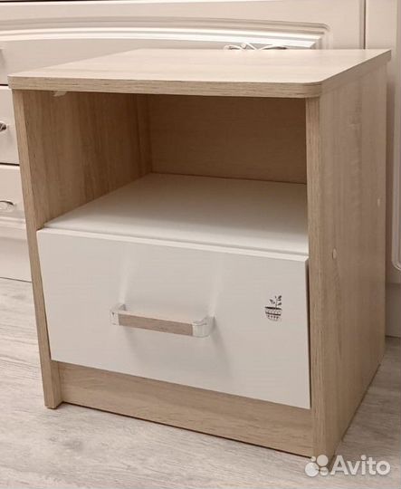 Тумба прикроватная 