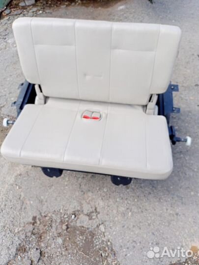 Третий ряд сидений mitsubishi pajero 4