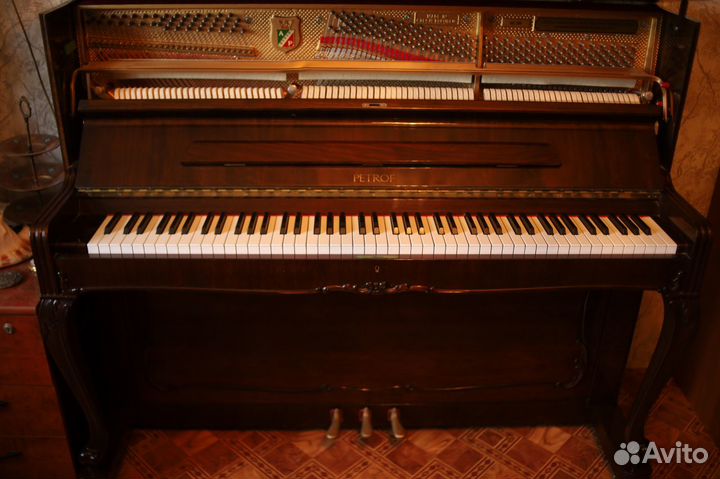 Акустическое фортепиано Petrof P 118 C1 2006 год