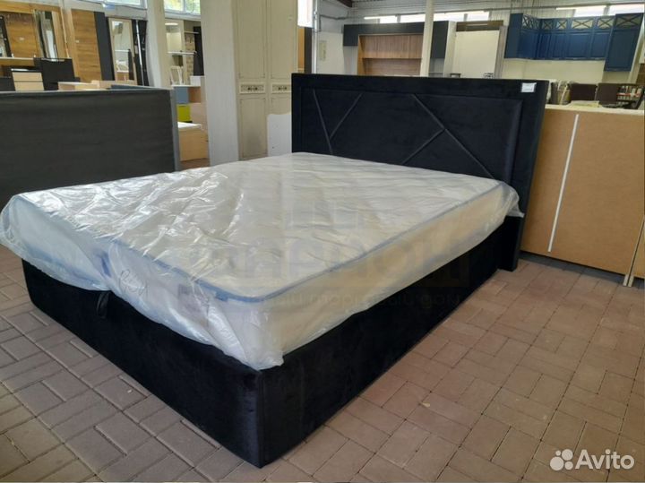 Кровать двуспальная в наличии