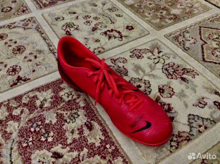 Продам бутсы Nike