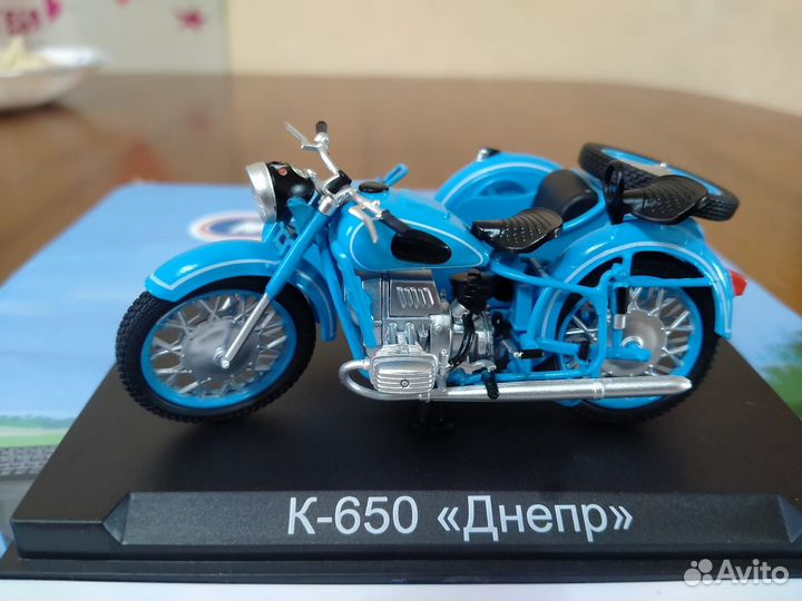 Мотоцикл К 650 Днепр модель 1/24 номер 41