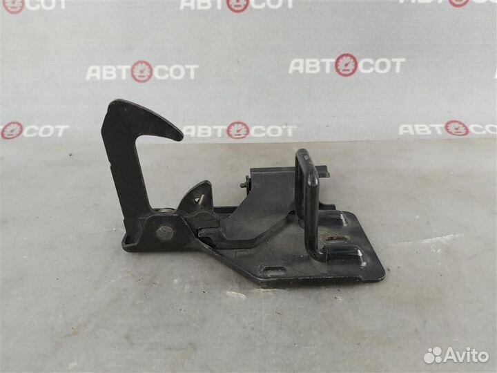 Крюк замка капота Porsche Cayenne 957 20072010