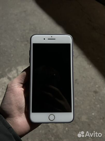 iPhone 8 Plus, 64 ГБ
