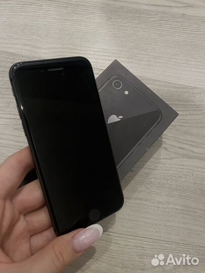 iPhone 8, 64 ГБ