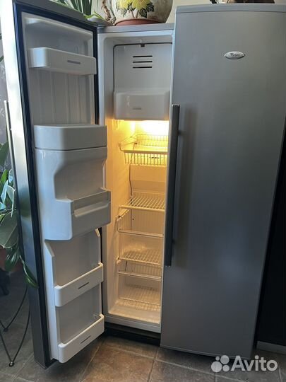 Холодильник Whirpool fruu2VAF20/0