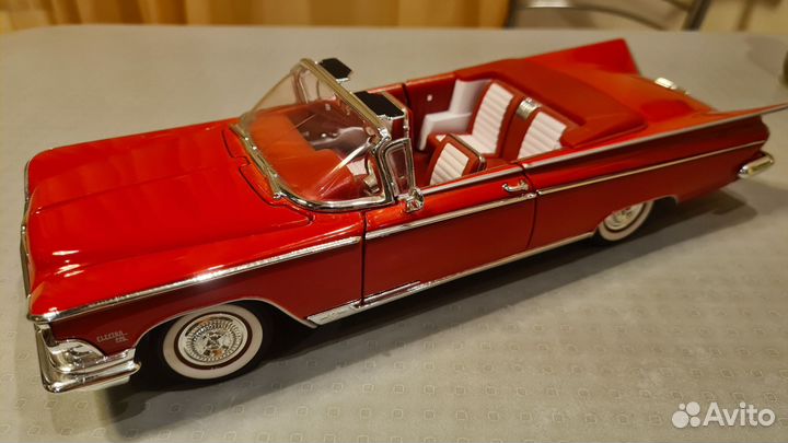 Коллекционная модель 1/18