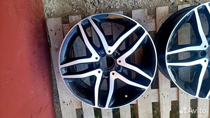 Mercedes w156 gla диск r18