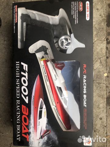 Катер на радиоуправлении