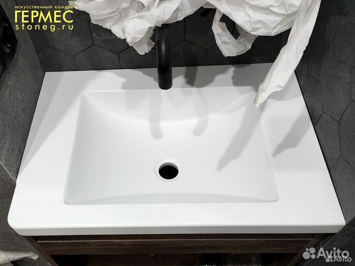 Столешница с раковиной для ванной из камня Staron