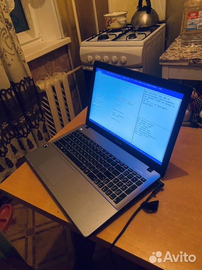 Asus K550D A8-5550M/2gb/Radeon 8670m 2gb