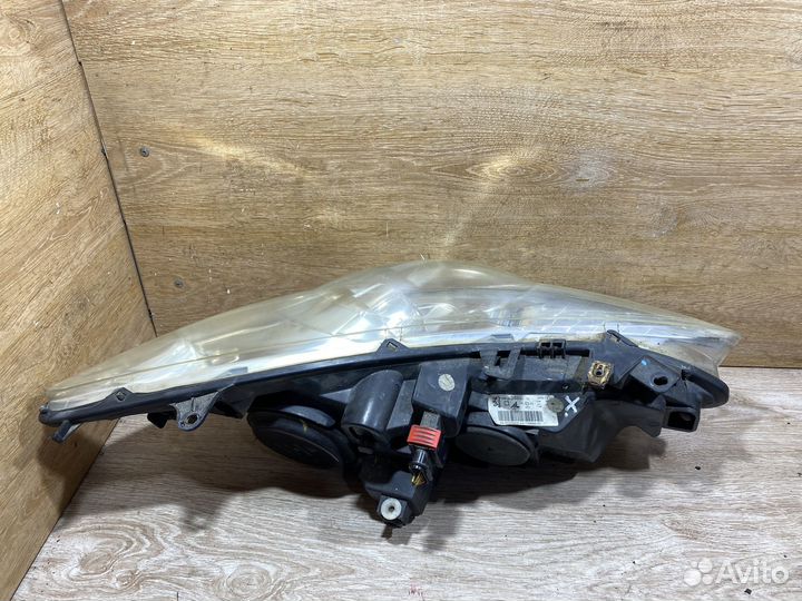 Фара передняя левая Peugeot 307 рест 142472