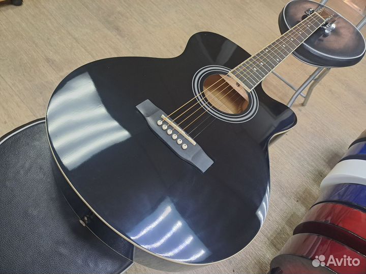 Гитара акустическая чёрная