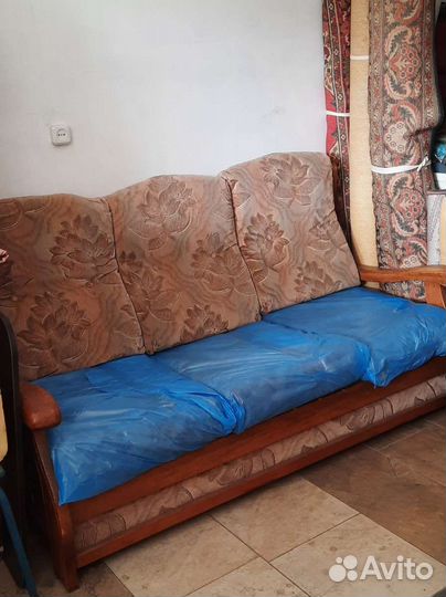 Диван и два кресла б/у
