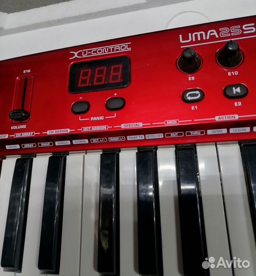 Midi-клавиатура Behringer U-Control UMA25s