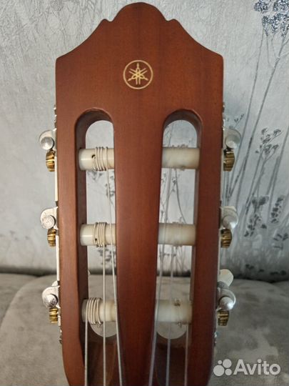Классическая гитара yamaha c40