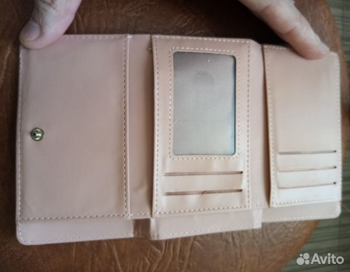 Женские кошельки из кожи