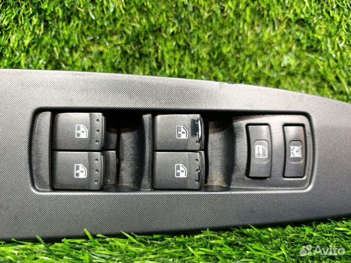 Блок упр. стеклоподьемниками передний левый