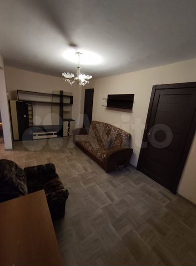 2-к. квартира, 42 м², 2/4 эт.