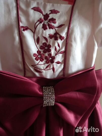 Платье праздничное