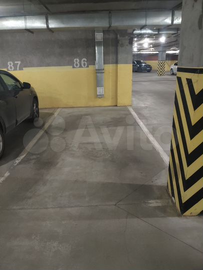 Машиноместо, 16 м²