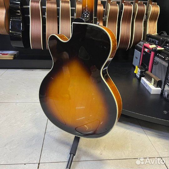 Электрогитара полуакустическая Cort Yorktown Hollo