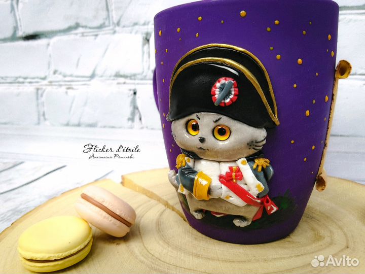 Кружка с декором из полимерной глины. Наполеон