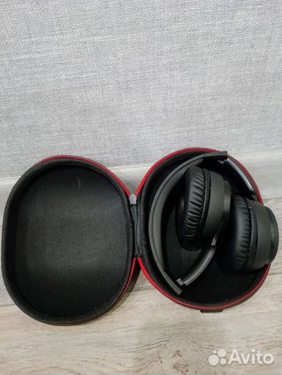 Беспроводные наушники beats solo PRO