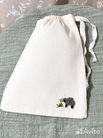 Хлопковый мешок для подарка с вышивкой