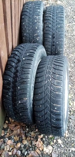 Bridgestone Ice Cruiser 5000 205/70 R15 96T