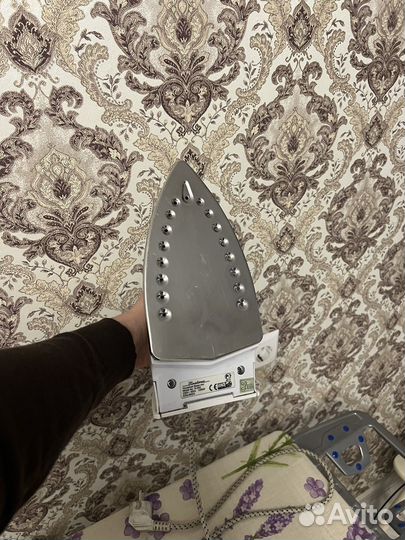 Утюг Binatone с подачей пара