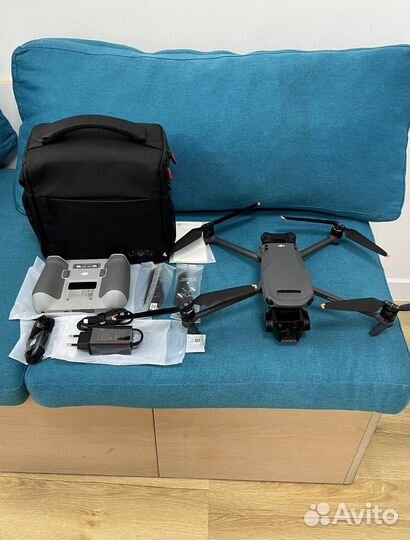Квадрокоптер Dji Mavic 3 Pro Fly More Combo