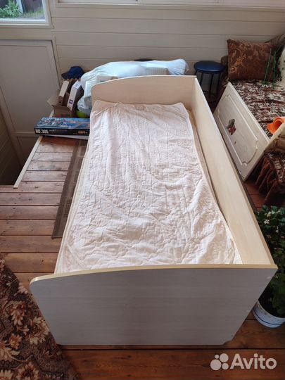 Кровать односпальная с матрасом бу