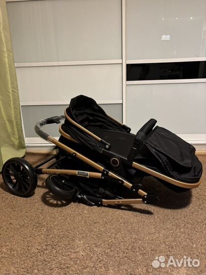 Прогулочная коляска новая
