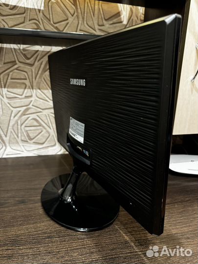 Монитор samsung