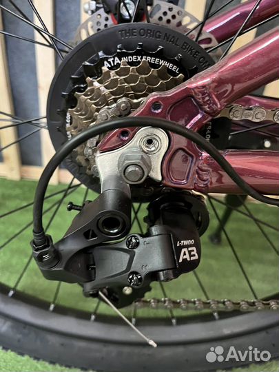 Велочипед полуфэтбайк