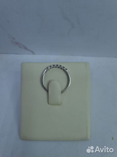 Золотое кольцо с бриллиантами 585