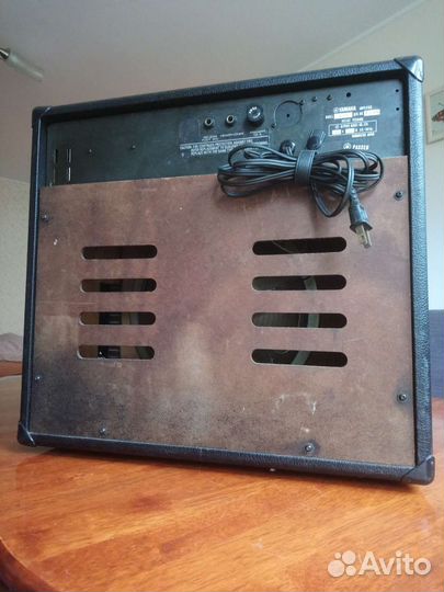 Гитарный комбоусилитель