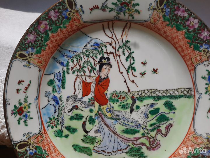 Тарелка настенная Китай Скол