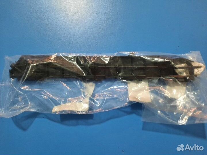 Кронштейн бампера передний правый Lexus Lx570