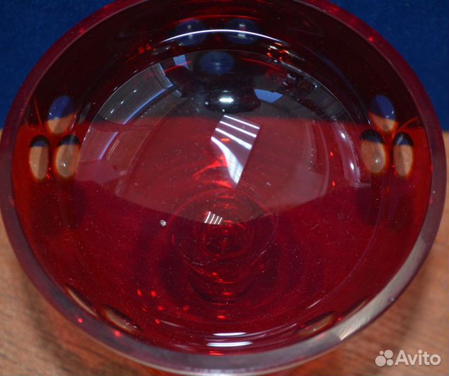 Стеклянная конфетница (крашенное стекло )