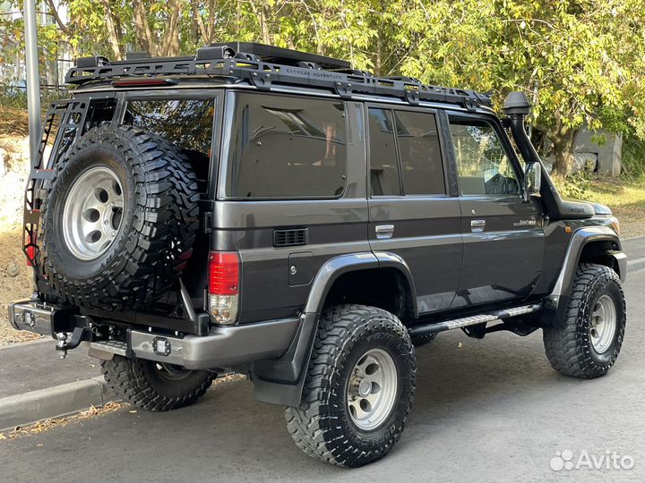 Toyota Land Cruiser 4.2 МТ, 2011, 200 000 км
