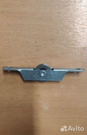 Ролик двери для холодильника