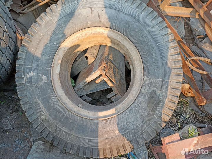 Омскшина И-281, У-4 12.00/20 R20