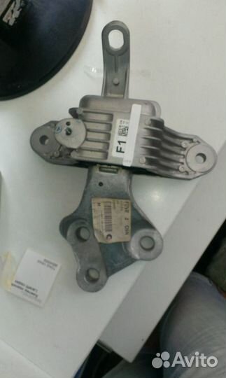 Опора АКПП левая Chevrolet Cruze